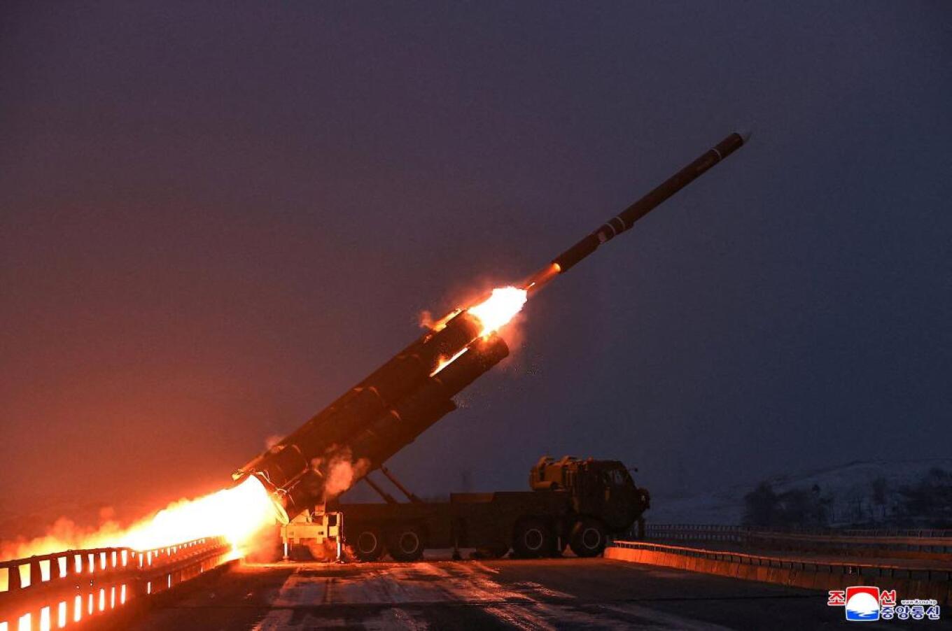 Βόρεια Κορέα: Εκτόξευση βαλλιστικών πυραύλων προς την Ιαπωνία μετά τη σύλληψη Μαδούρο από τις ΗΠΑ