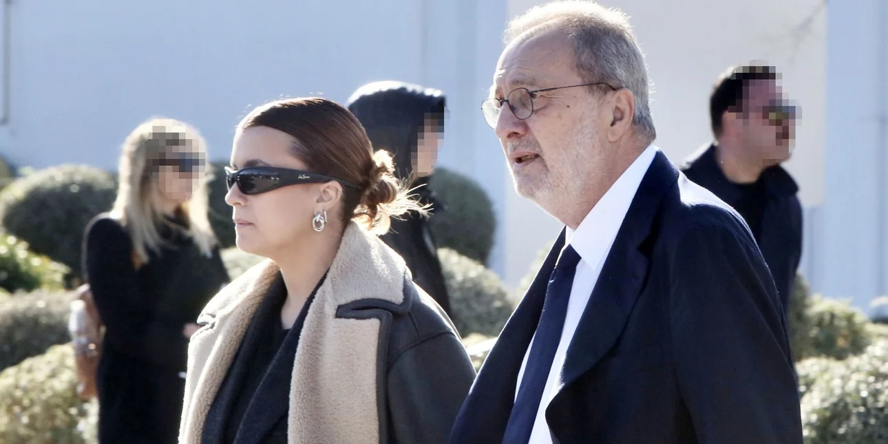 Ράγισε καρδιές ο επικήδειος του Στρατή Λιαρέλλη στην κηδεία του Γιώργου Παπαδάκη – «Γιωργάρα στο καλό»