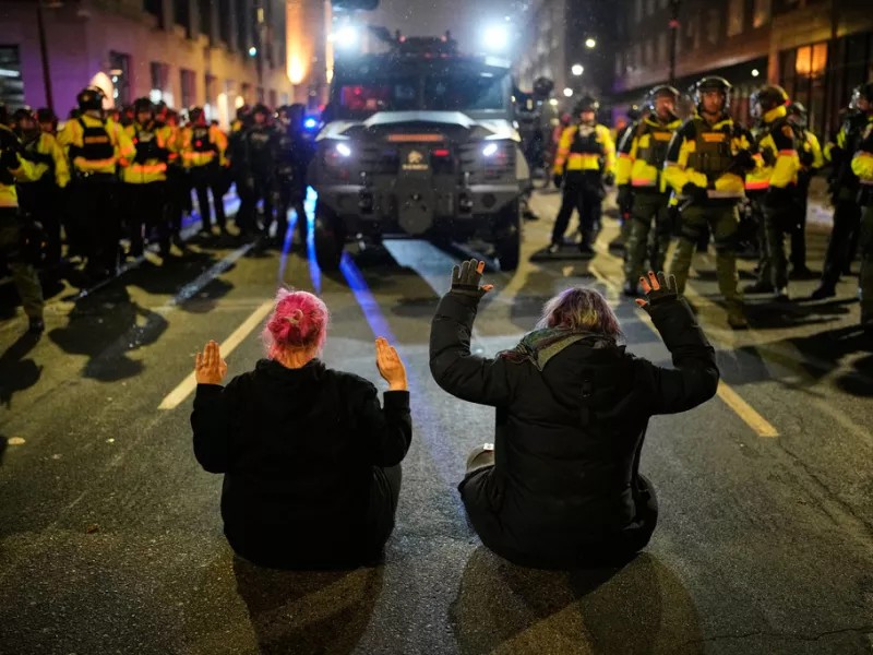 Μινεάπολη: 29 συλλήψεις σε διαδηλώσεις για τον θάνατο της 37χρονης από πράκτορα της ICE