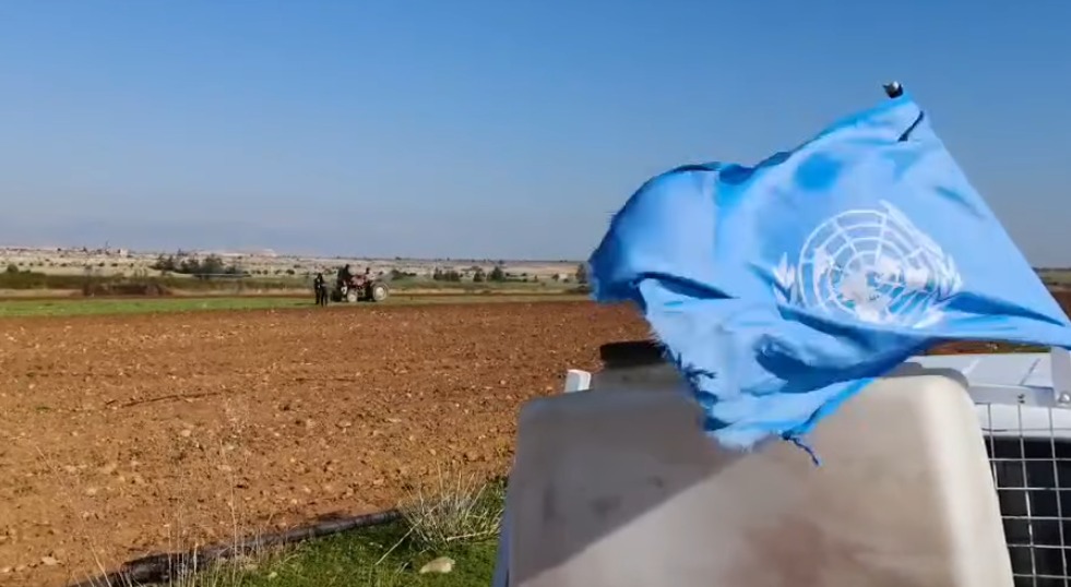 Νέο περιστατικό στη νεκρή ζώνη: Κυανόκρανοι άφησαν τους Τούρκους γεωργούς να αλωνίζουν και έδιωξαν τον Κοινοτάρχη Αυλώνας – Τι καταγγέλλει ο ίδιος