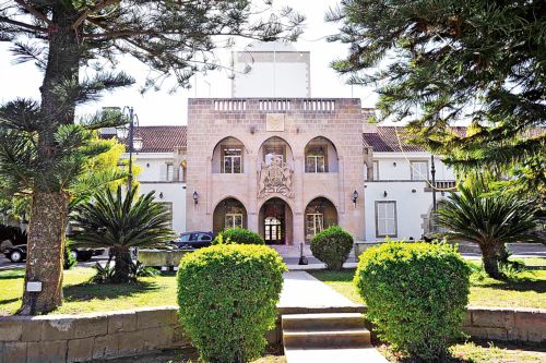 Το Προεδρικό ως μήτρα σκιών