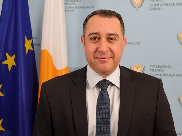 Ζητά απομάκρυνση του Χαραλάμπους η ΕΔΕΚ – «Καθόλου ικανοποιητικές οι απαντήσεις της Κυβέρνησης» για το επίμαχο βίντεο