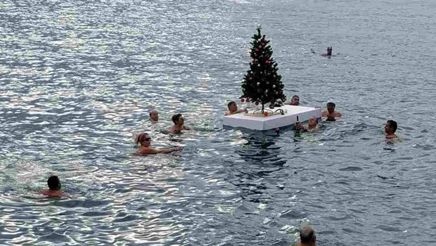 Αρχιμηνιά κι’ αρχιχρονιά μέσα στη θάλασσα της Κάτω Πάφου: Με έναν ξεχωριστό τρόπο γιόρτασαν οι Χειμερινοί Κολυμβητές Πάφου το νέο έτος