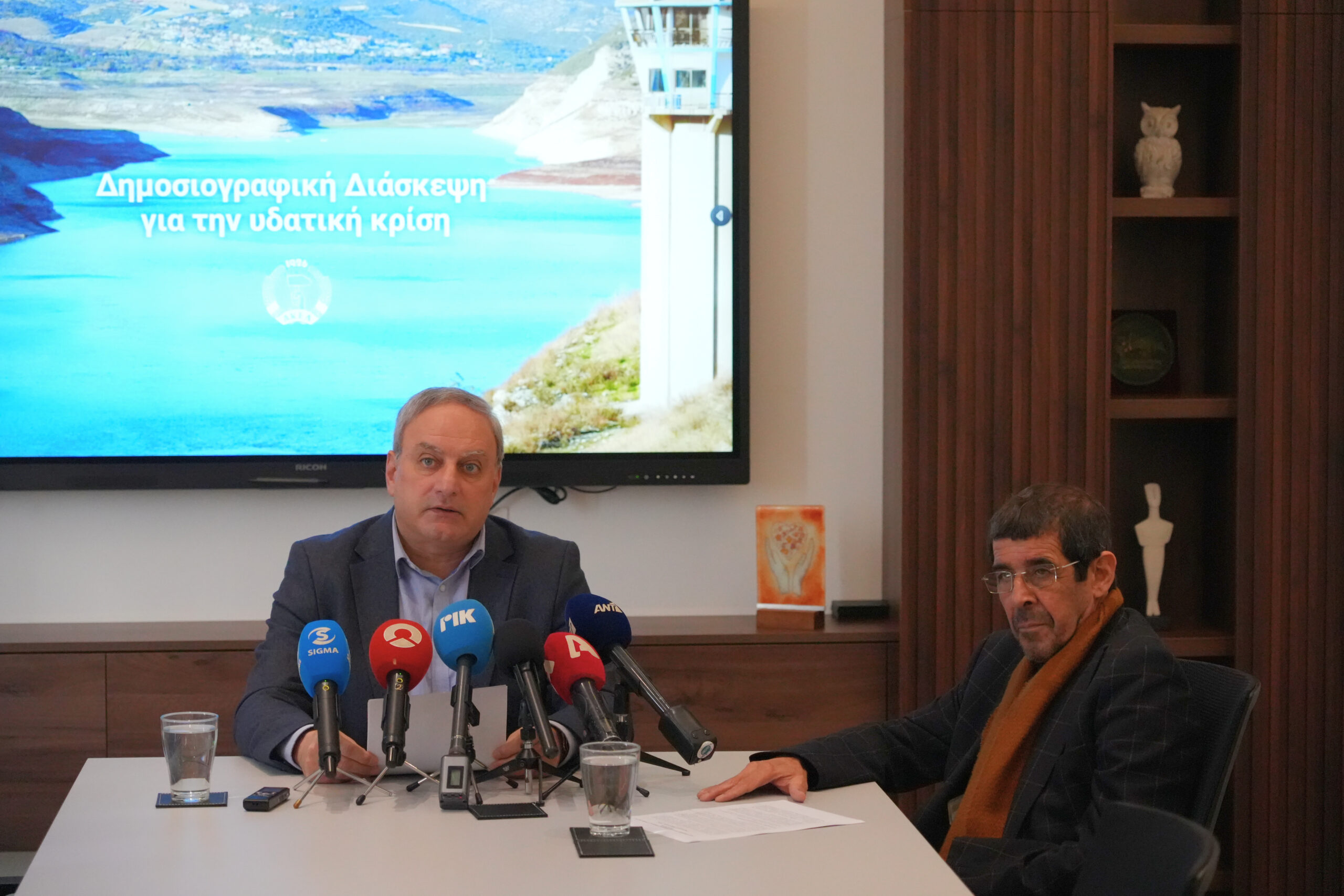 ΑΚΕΛ για υδατική κρίση: «Κινδυνεύουμε να μείνουμε χωρίς νερό» – Οι εννιά προτάσεις για αντιμετώπιση του προβλήματος