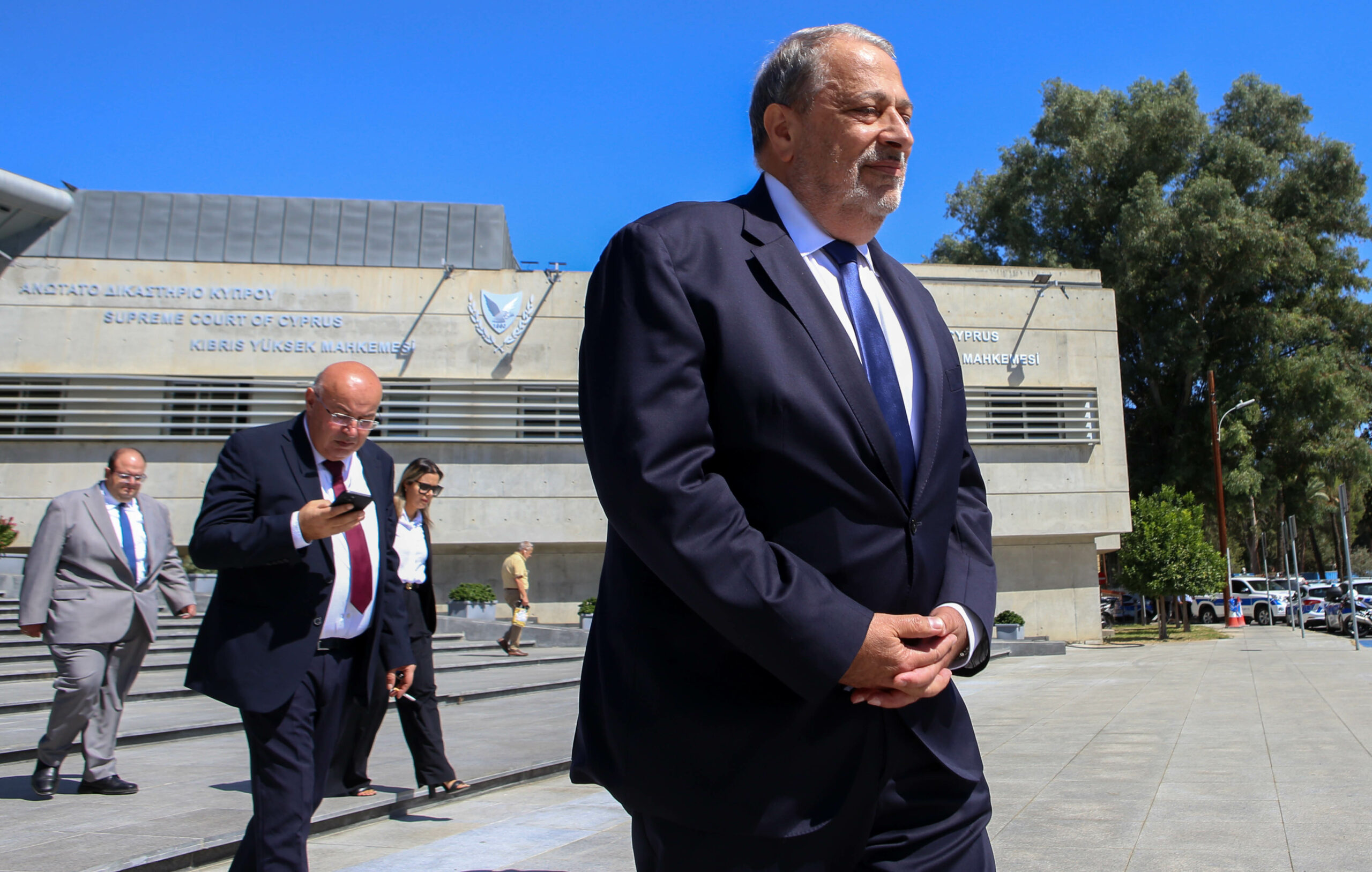 Λίγη αυτοκριτική πότε θα κάνουν εκεί πάνω στα σύννεφα της Εισαγγελίας;