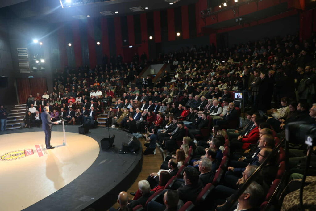 Δυναμικές παρουσίες στα Social