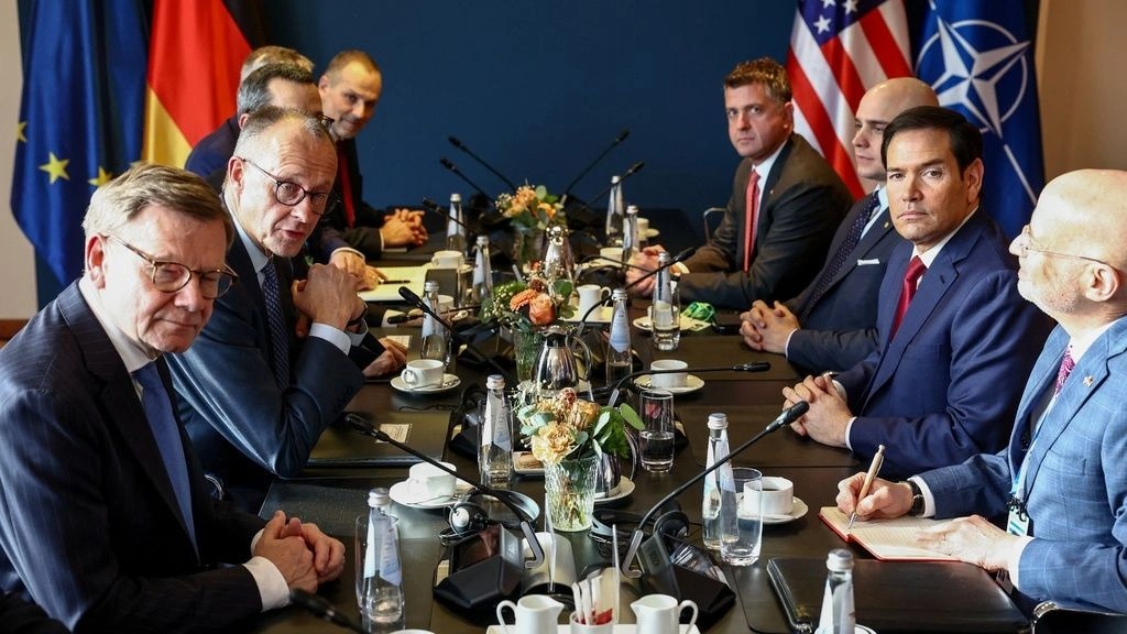 Η ΕΕ ξοδεύει περισσότερα για την άμυνα κι αυτό ενδέχεται να μην αρέσει στον Τραμπ – Από προϊόν αμερικανικής πίεσης, πρόβλημα για τις ΗΠΑ