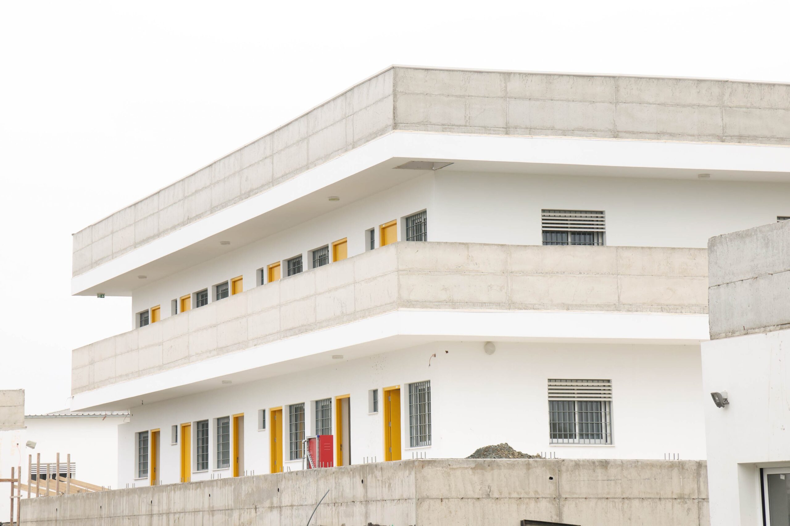 Παραδόθηκε η Α’ Φάση του Προαναχωρησιακού Κέντρου στις «Λίμνες» – Τον Σεπτέμβριο θα είναι έτοιμο το Κέντρο Φιλοξενίας (εικόνες)