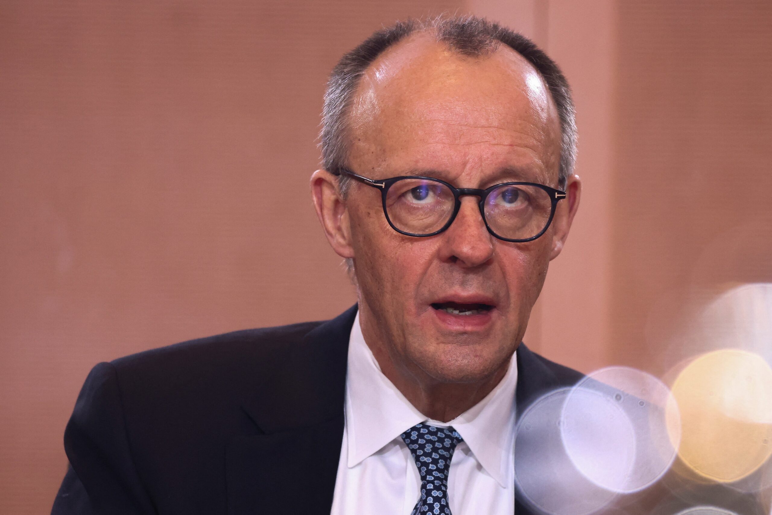 Γερμανία: To 58% υπέρ των συνομιλιών Μερτς – Πούτιν για τον τερματισμό του πολέμου στην Ουκρανία