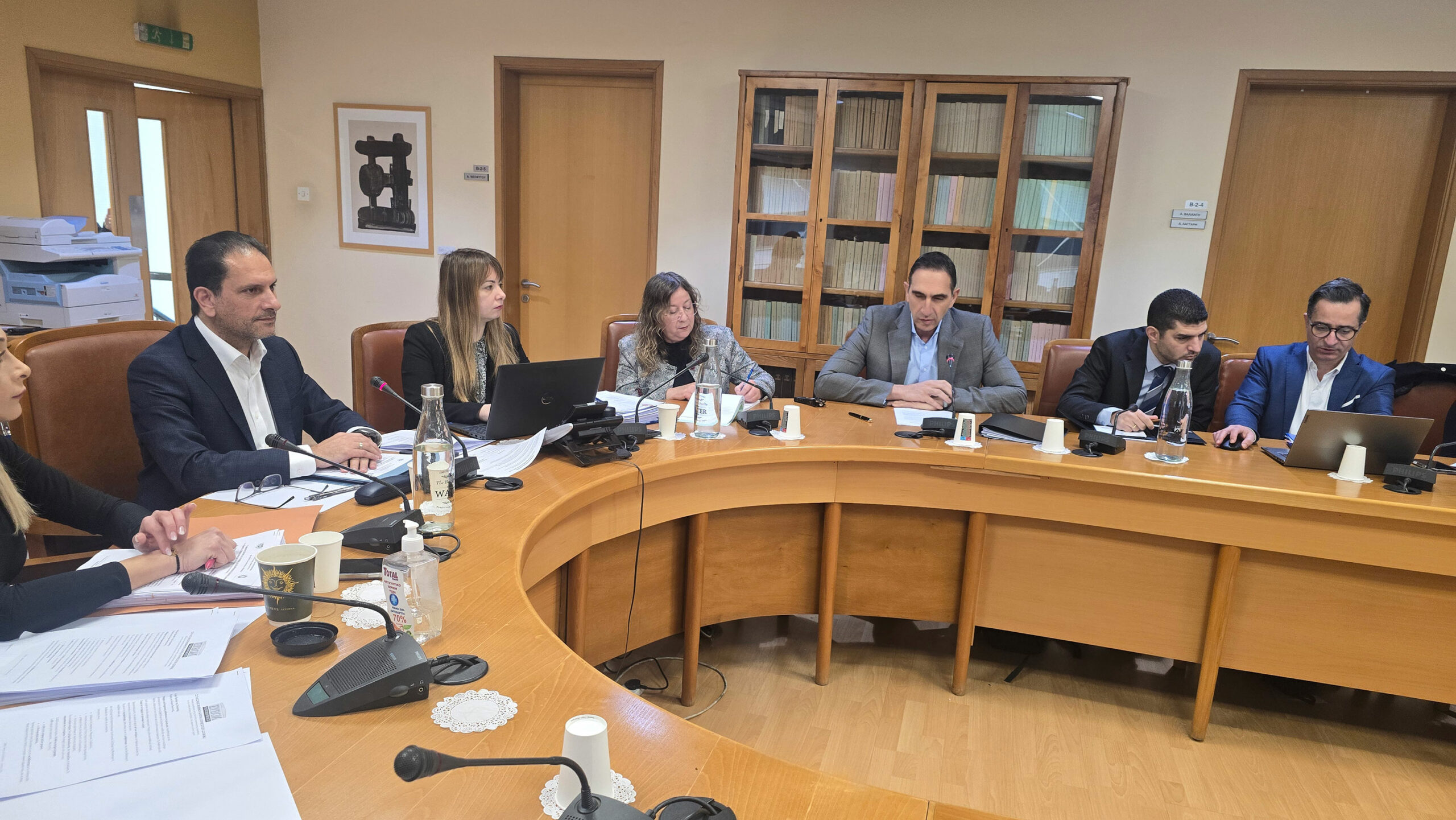 Αλλάζει ο τρόπος αγοράς ακινήτων από αλλοδαπούς – Τι συμφώνησε Υπουργείο και Επιτροπή Εσωτερικών