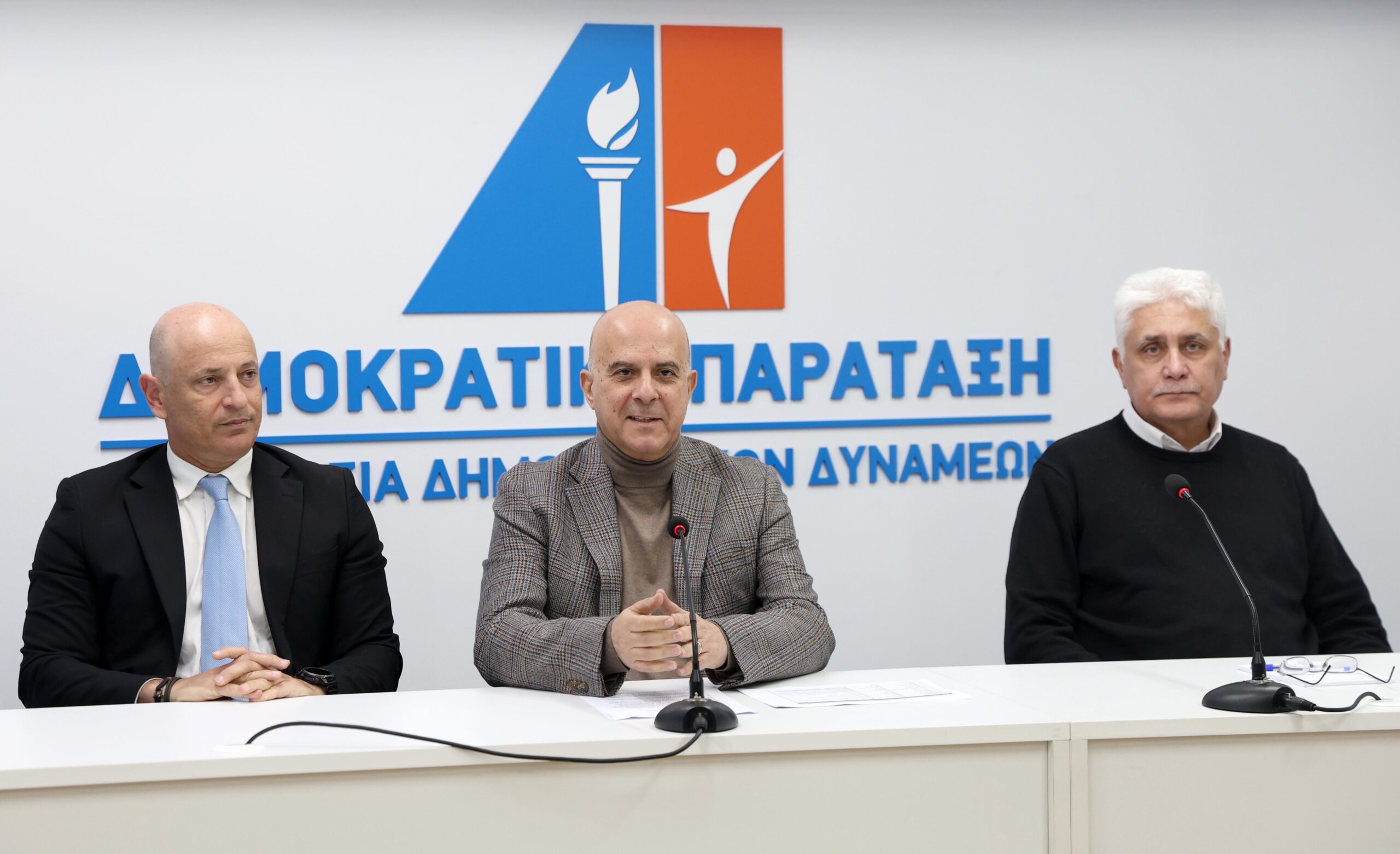 ΔΗΠΑ: Αυτοί είναι οι υποψήφιοι για τις βουλευτικές – «Δεν εγκαταλείπω το καράβι επειδή βουλιάζει», λέει ο Καρογιάν – Γιατί αποφάσισε να μην κατέλθει στις εκλογές