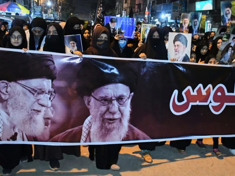 Ιρανός αγιατολάχ καλεί τους πιστούς «να χύσουν το αίμα των Σιωνιστών και του Τραμπ»