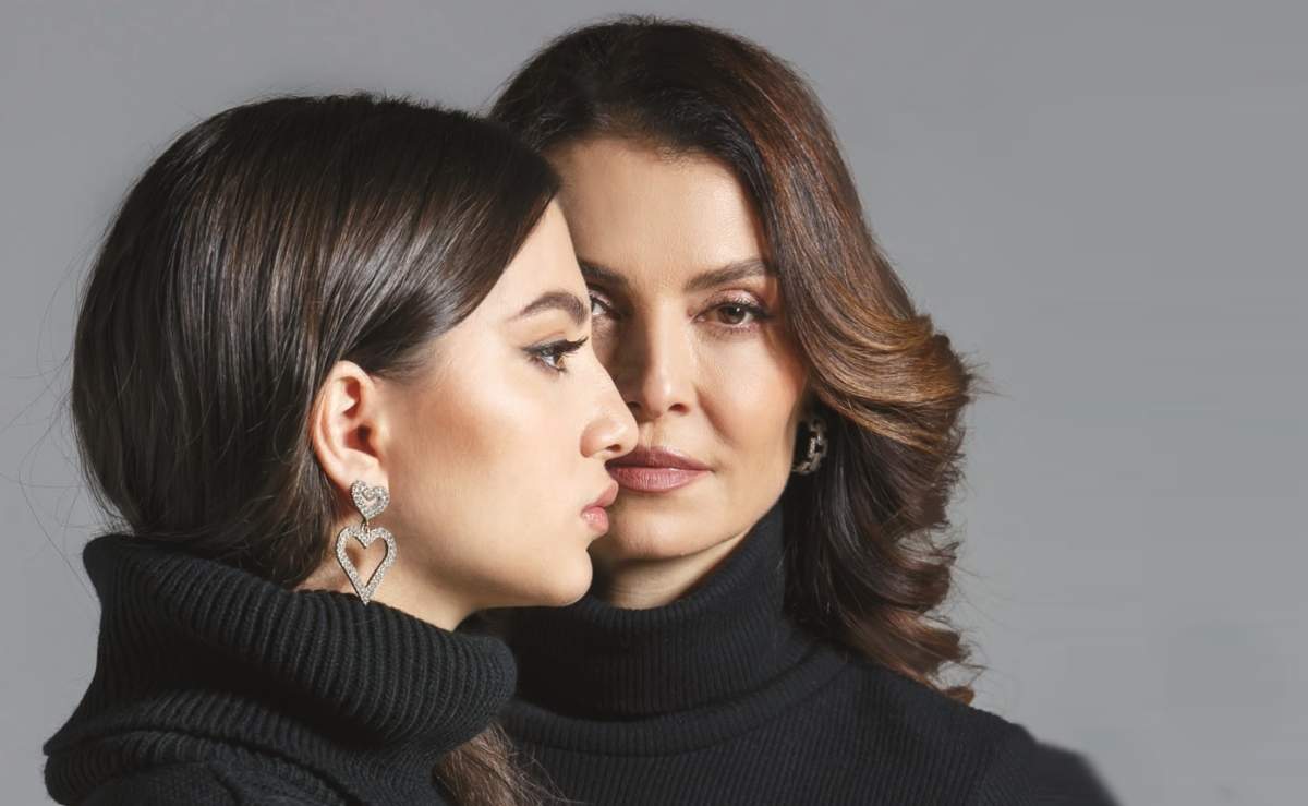 Μαρία Τσιάκκα: Ετοιμάζεται να ανέβει στο σανίδι για πρώτη φόρά, μάζι με τη μητέρα τής Χριστίνα Παυλίδου