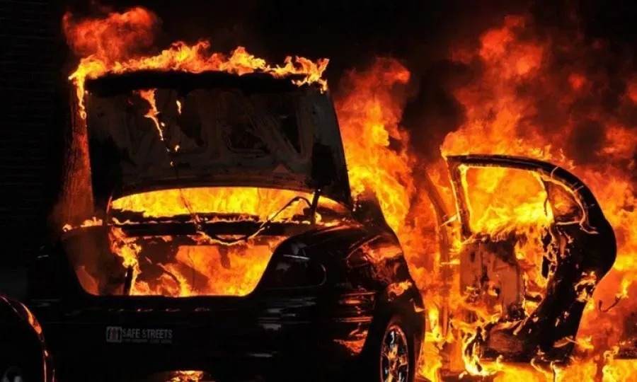 Δύο συλλήψεις για τη φωτιά σε ενοικιαζόμενο όχημα στη Λεμεσό – Τους «έκαψε» μαρτυρία