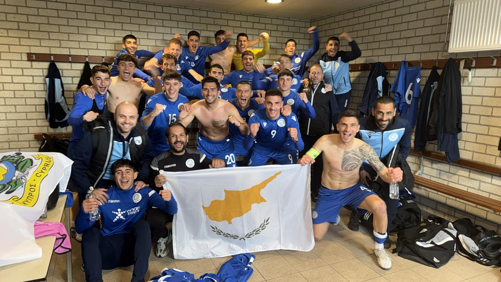 Εθνική Ενόπλων: Πρόκριση στο Παγκόσμιο Πρωτάθλημα σε βάρος της Γερμανίας – Δείτε βίντεο από τους πανηγυρισμούς των παικτών