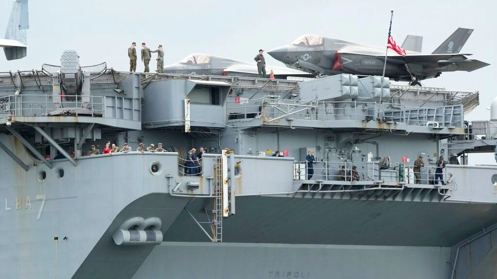Οι ΗΠΑ στέλνουν το USS Tripoli με χιλιάδες πεζοναύτες στη Μέση Ανατολή – Το Ισραήλ λέει ότι εντός των ημερών η στρατιωτική βιομηχανία του Ιράν θα έχει καταστραφεί