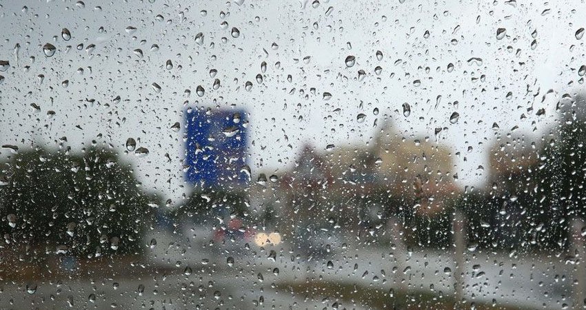 Βροχές και ισχυροί άνεμοι στο μενού του καιρού – Επιστρέφει η σκόνη το Σαββατοκύριακο