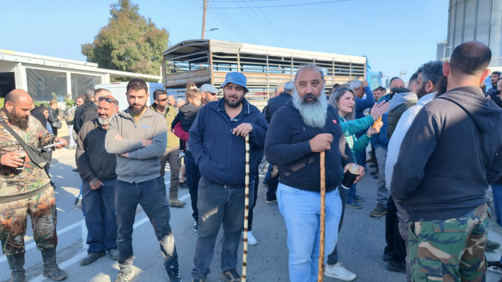 Άγρα ψήφων στην πλάτη των πονεμένων κτηνοτρόφων