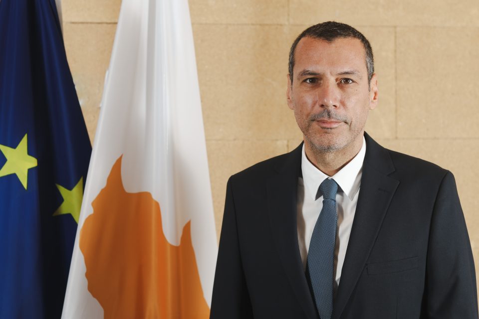 Σε Τηλλυρία και Χρυσοχού σήμερα ο Υπουργός Υγείας