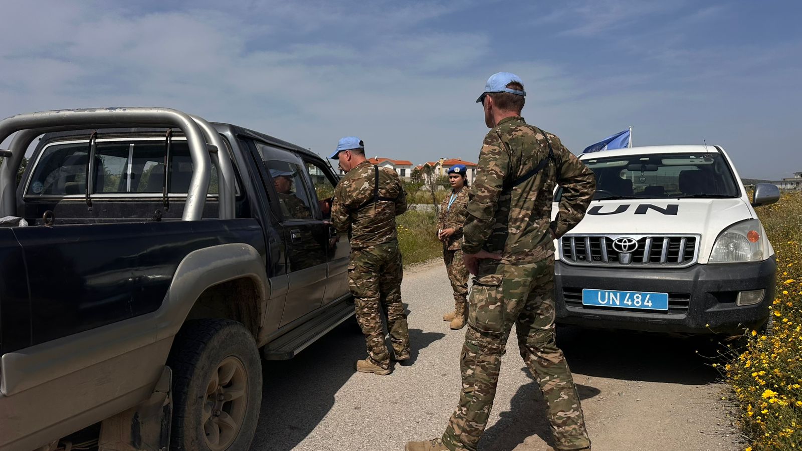 unficyp checking cars Pya