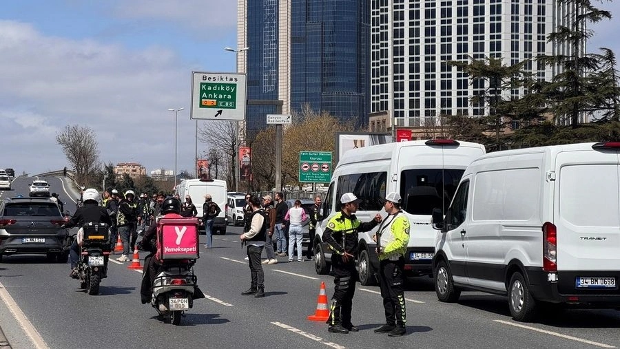 Επίθεση έξω από το ισραηλινό προξενείο στην Κωνσταντινούπολη: Το προφίλ και τα κίνητρα των δραστών – «Μυρίζει προβοκάτσια»