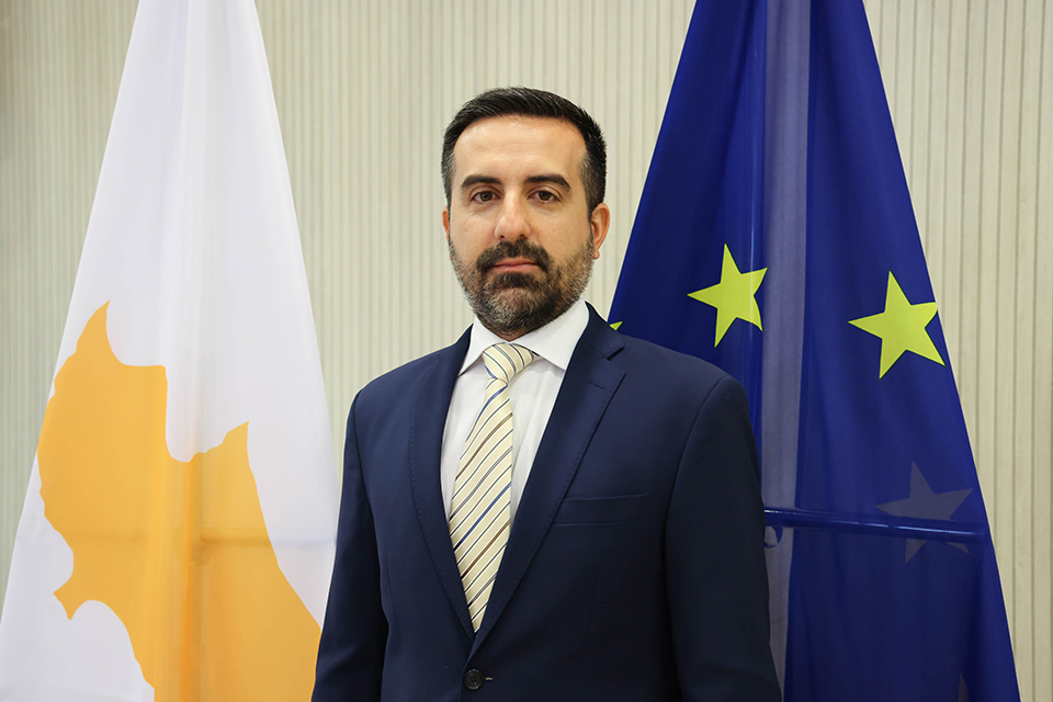 Νικόλας Ιωαννίδης στον «Φ»: Μπλε κάρτα, ψηφιακοί νομάδες και «Ναυκράτης» vs παράτυπης μετανάστευσης