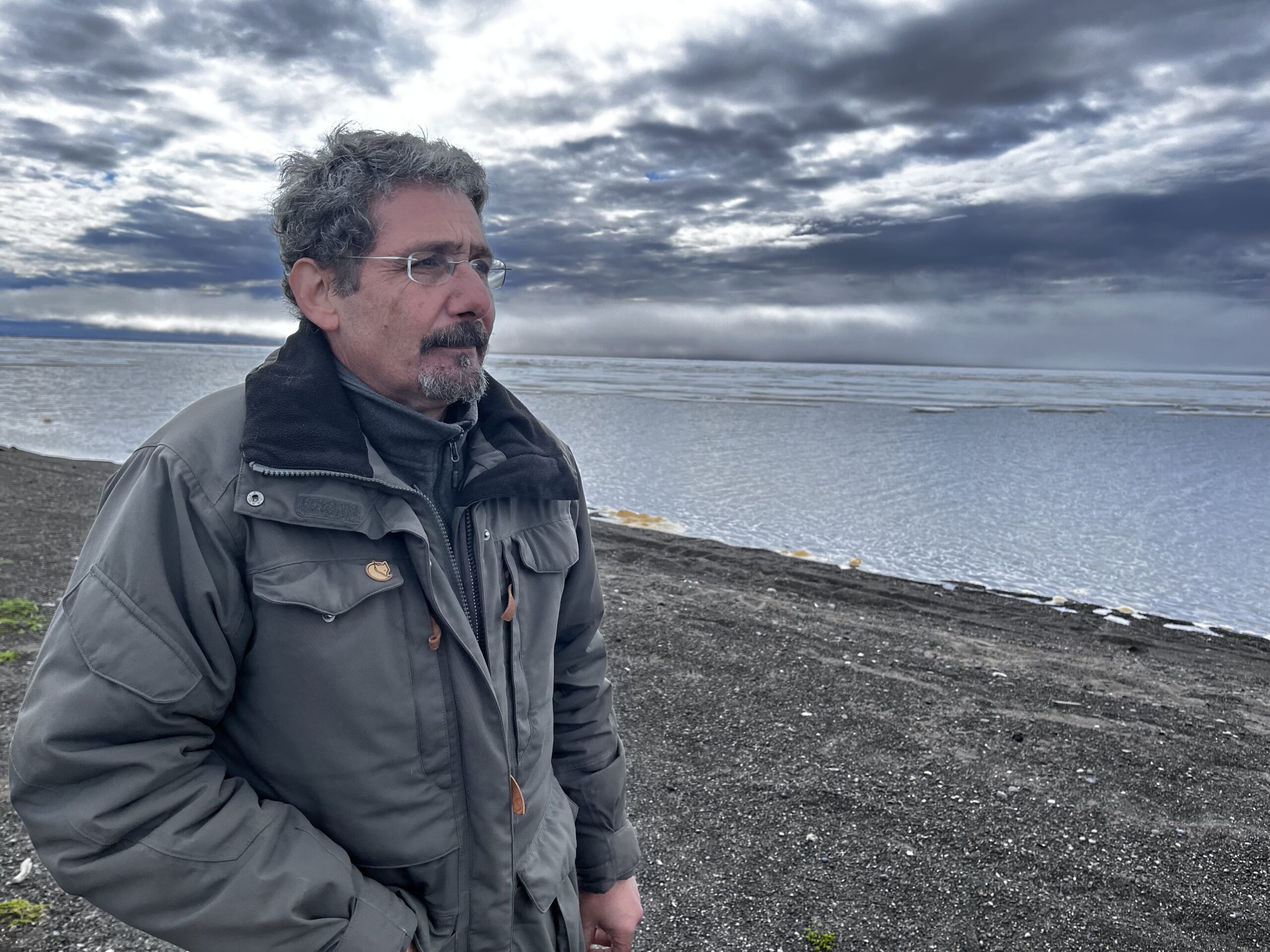 Γιώργος Αυγερόπουλος: Οδεύουμε ανέμελοι προς το χείλος του γκρεμού