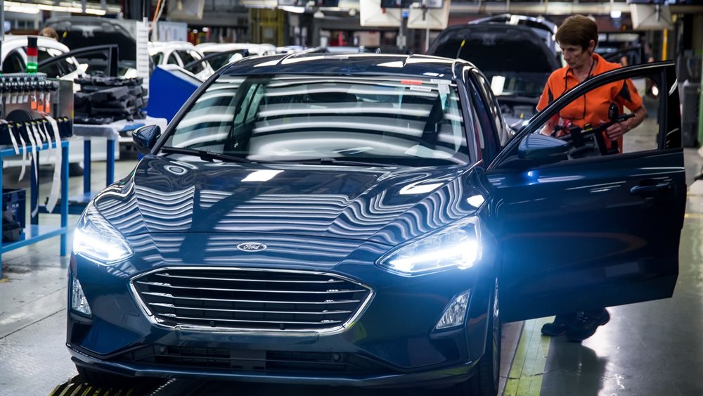 WSJ: Το Πεντάγωνο στρέφεται στις αυτοκινητοβιομηχανίες για όπλα