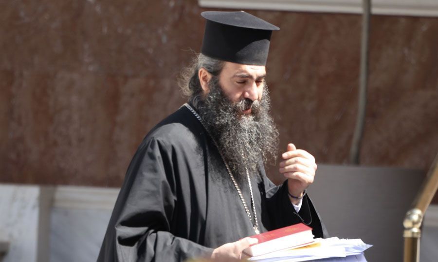 Απαντά στις καταγγελίες ο Τυχικός: Προσευχόταν και δέχθηκε επίθεση – Απορρίπτει ότι υπήρξε βία εκ μέρους του