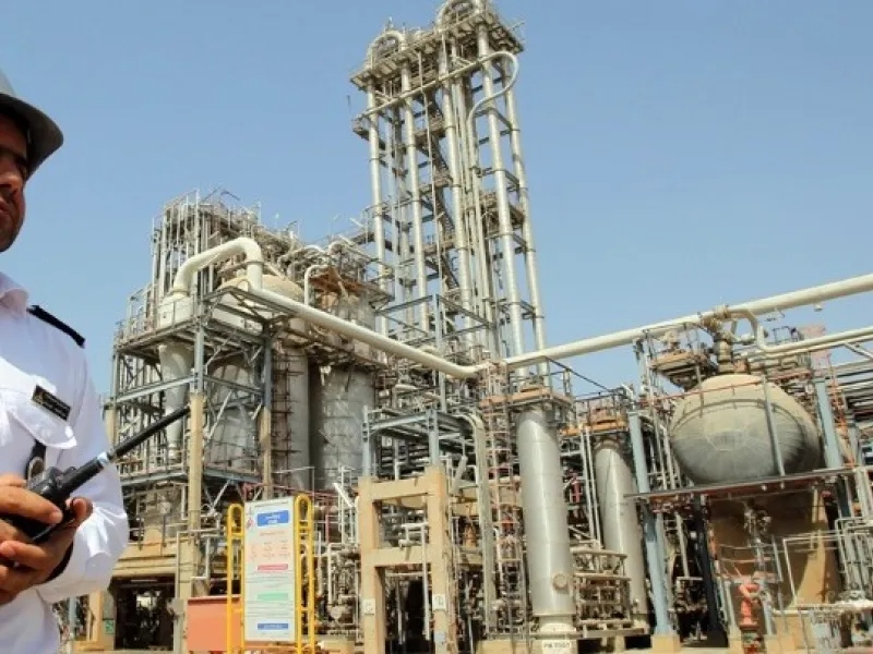 Αεροπορικές επιδρομές σε εγκαταστάσεις πετροχημικών του Ιράν