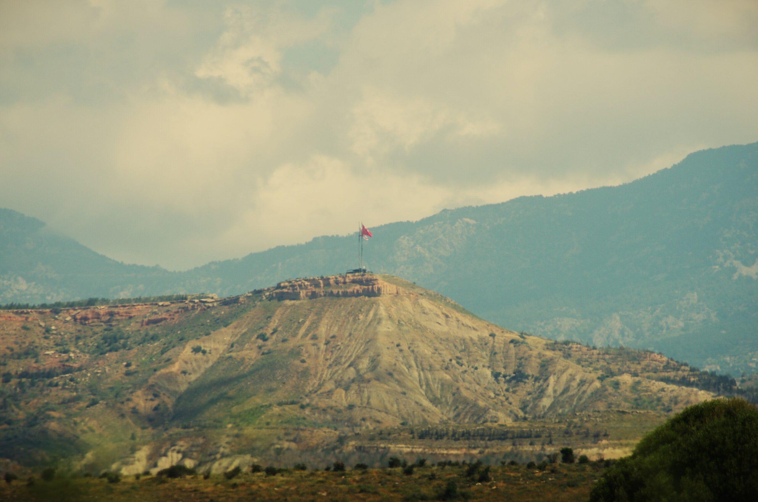 Κρατούν ζωντανή τη νεκρή ζώνη στην Αυλώνα: Οδοιπορικό του «Φ» στα σημεία όπου οι Τούρκοι διεκδικούν τη «παγωμένη περιοχή» (εικόνες)