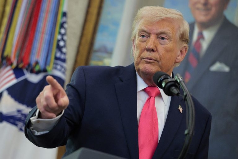 Νέα ανάρτηση Τραμπ: Σοβαρά τραυματισμένος ο Αμερικανός πιλότος – Τον διασώσαμε μέρα μεσημέρι – Ανοίξτε τα Στενά του Ορμούζ, αλλιώς θα ζήσετε στην κόλαση