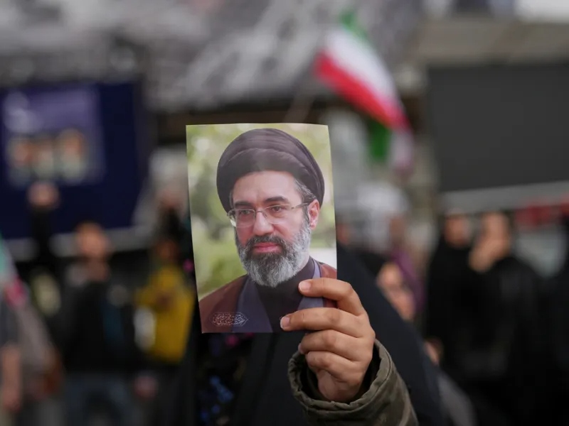 Ισραηλινά ΜΜΕ: Σε κρυψώνα παραμένει ο τραυματισμένος Μοτζταμπά Χαμενεΐ – Τον περιθάλπει ο Πεζεσκιάν