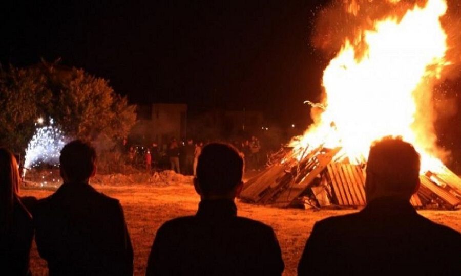 Λαμπρατζιές: Όλη η Κύπρος παρανομεί και η Αστυνομία κάνει τα στραβά μάτια – Η Εκκλησία μιλά για βαρβαρισμό και η πολιτεία εξακολουθεί να επικαλείται το «έθιμο»