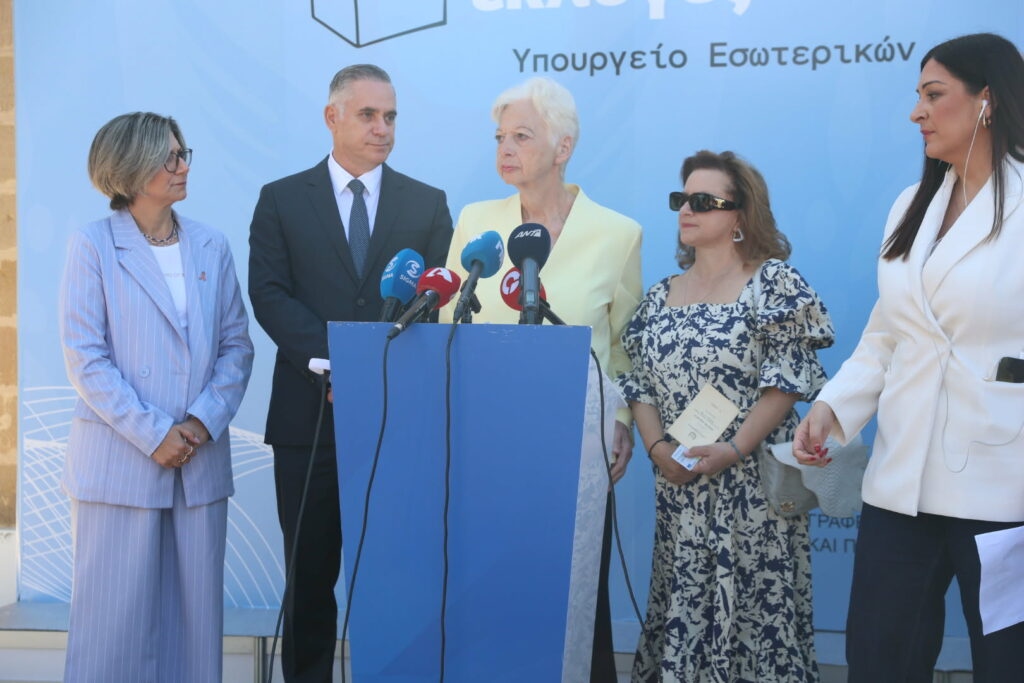 Πολιτικό restart: Η Ελένη Θεοχάρους γυρίζει σελίδα και στέλνει τον κόσμο της στο ΔΗΚΟ