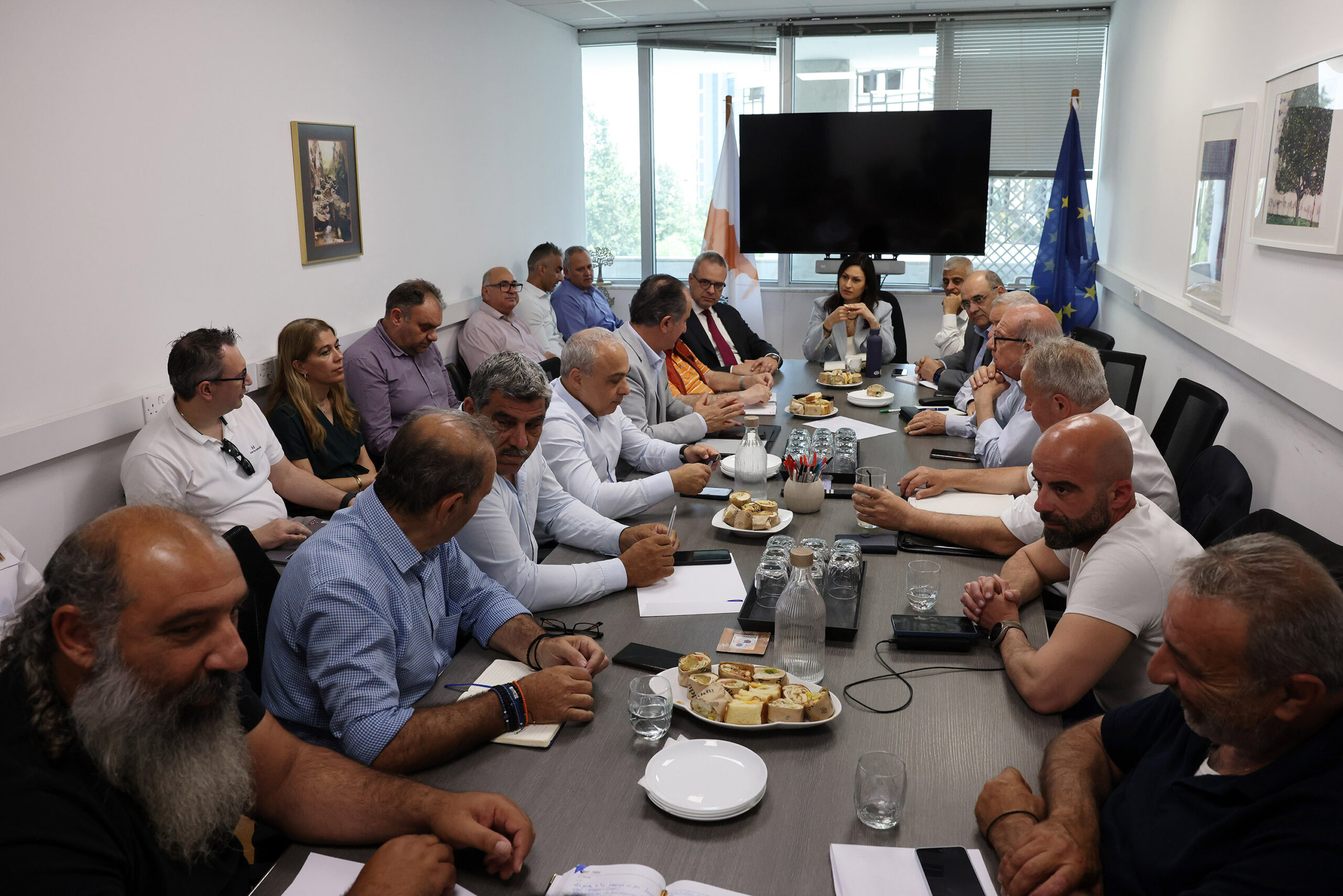 Δεν τα βρήκαν οι διαμαρτυρόμενοι κτηνοτρόφοι με την Υπουργό Γεωργίας για τις αποζημιώσεις – Αποφασίζουν τα επόμενα βήματα
