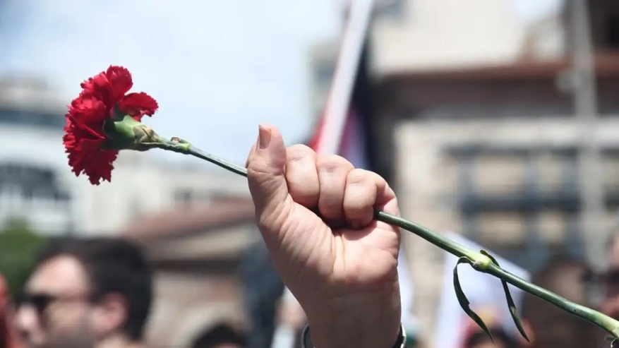 Τα δικαιώματα των εργαζομένων θα τα διεκδικήσουμε από ποιους;