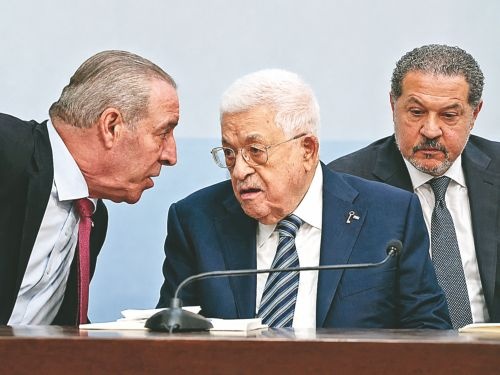 Ο Μαχμούντ Αμπάς παραμένει κυρίαρχος του παιγνιδιού