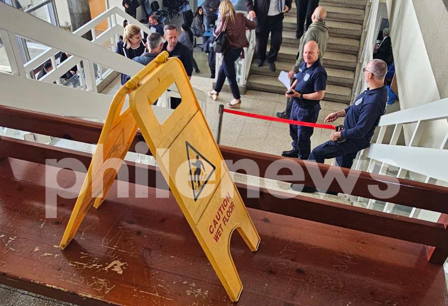 Συναγερμός στο Δικαστήριο Λεμεσού: Σακουλάκι με ναρκωτικά εντοπίστηκε στις σκάλες των Ποινικών Δικαστηρίων (εικόνες)