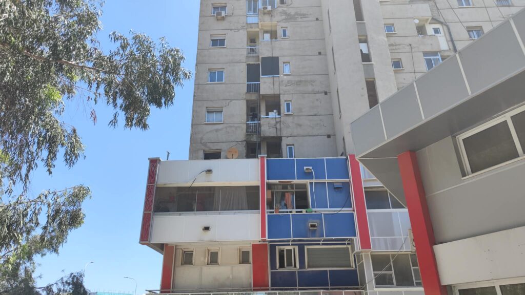 Τραγωδία στην πολυκατοικία Φιλάντα στη Λάρνακα: Στο μικροσκόπιο οι συνθήκες θανάτου αλλοδαπού που πήδηξε από μπαλκόνι – Λαμβάνονται αποφάσεις για το ακατάλληλο κτήριο