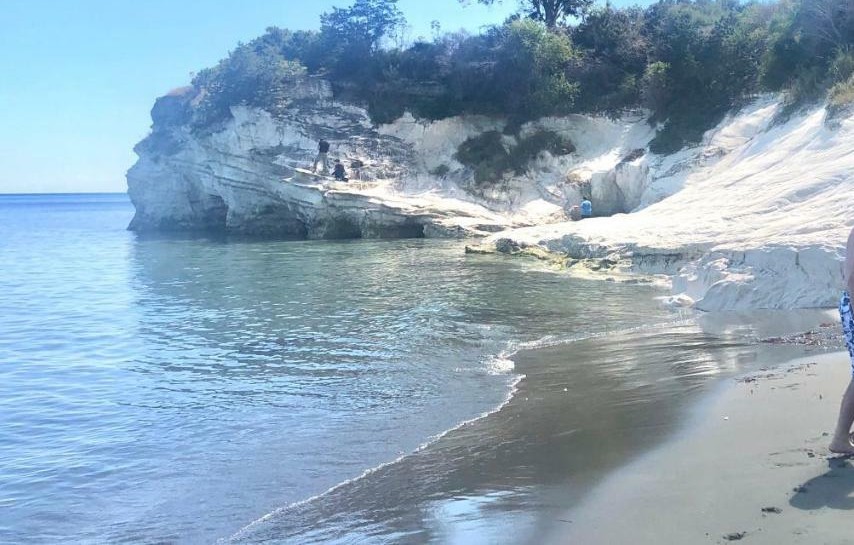 Ο ήλιος, η θάλασσα, η πρώτη βουτιά