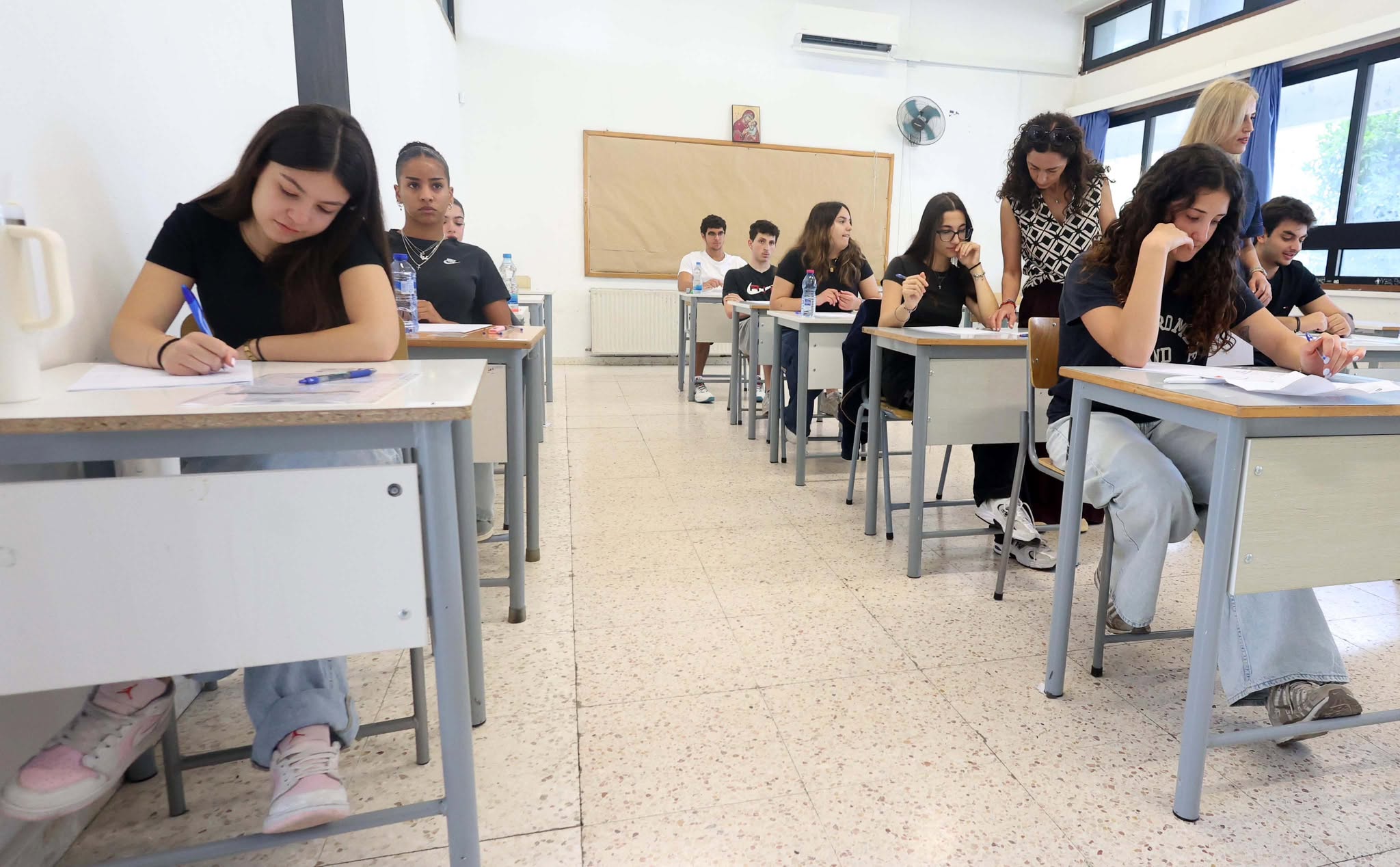 Βατά και κατανοητά τα θέματα στα Νέα Ελληνικά: Με 