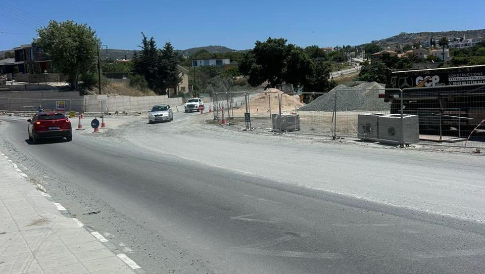 Συντονισμένες ενέργειες για άνοιγμα του δρόμου στα Κονιά από Δήμους Πάφου και Ιεροκηπίας