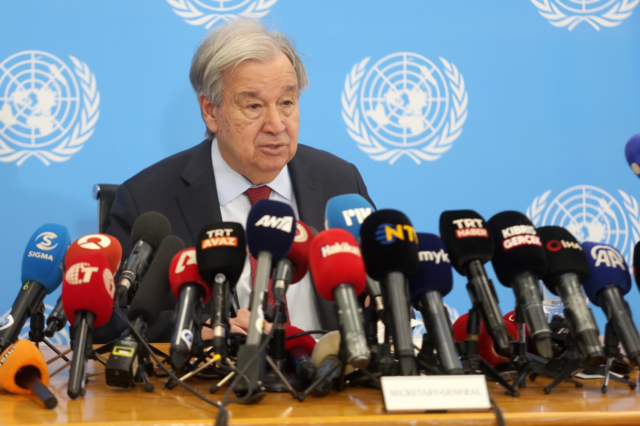 Guterres speaks to Cyprus press